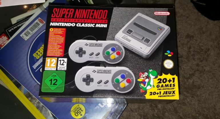 la Super Nes Mini, voyons-voir ça ... petit test	super nintendo mini